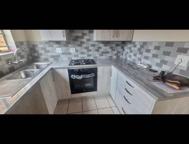 2 BEDROOM TOWNHOUSE FOR SALE IN CELTISDAL